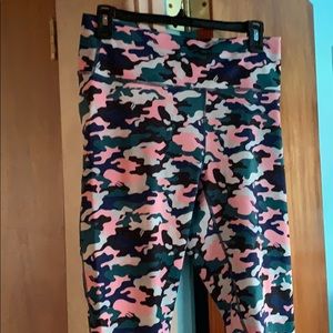 FABLETICS crazy camo  leggings